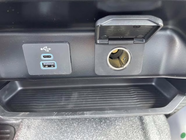 2025 Oxford White Ford F-600SD XL 4X4 Chassis