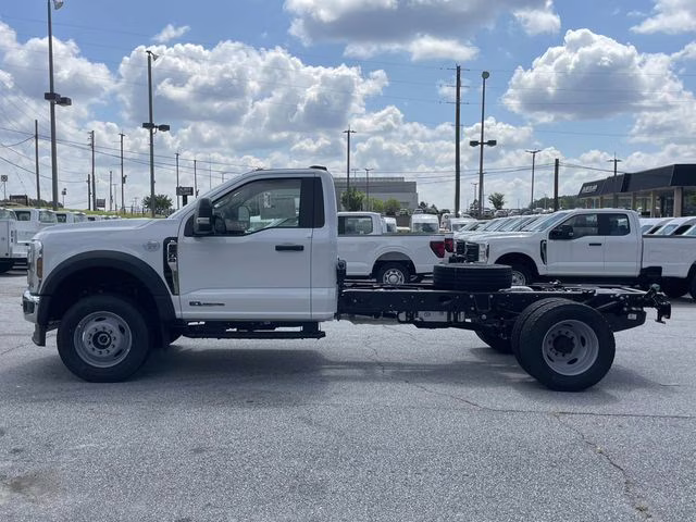 2025 Oxford White Ford F-600SD XL 4X4 Chassis