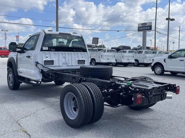 2025 Oxford White Ford F-600SD XL 4X4 Chassis
