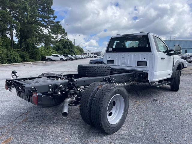 2025 Oxford White Ford F-600SD XL 4X4 Chassis
