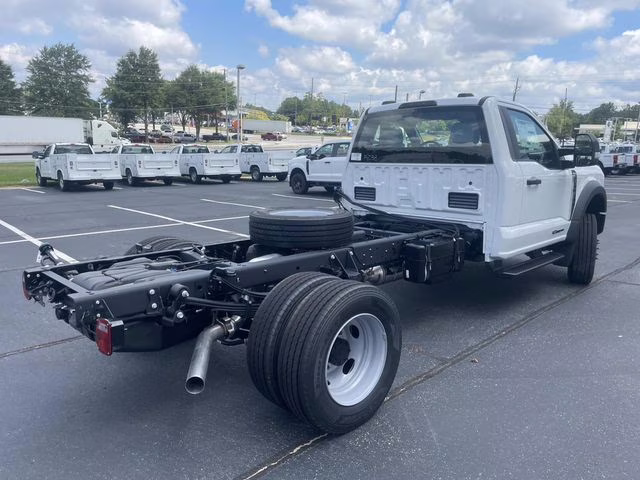 2025 Oxford White Ford F-600SD XL 4X4 Chassis
