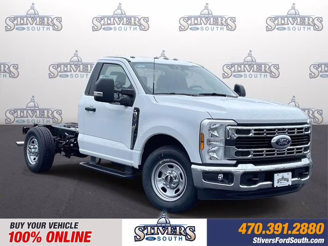 2026 Oxford White Ford Super Duty F-350 SRW XL RWD Chassis