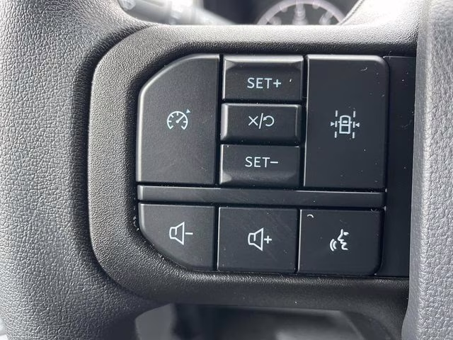 2026 Oxford White Ford Super Duty F-350 SRW XL RWD Chassis