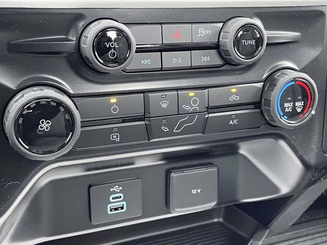 2026 Oxford White Ford Super Duty F-350 SRW XL RWD Chassis