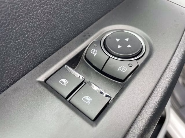 2026 Oxford White Ford Super Duty F-350 SRW XL RWD Chassis