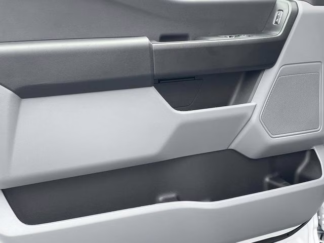 2026 Oxford White Ford Super Duty F-350 SRW XL 4X4 Chassis