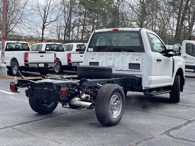 2026 Oxford White Ford Super Duty F-350 SRW XL 4X4 Chassis