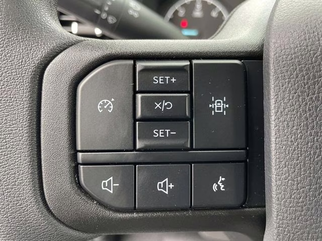 2026 Oxford White Ford Super Duty F-350 DRW XL RWD Chassis