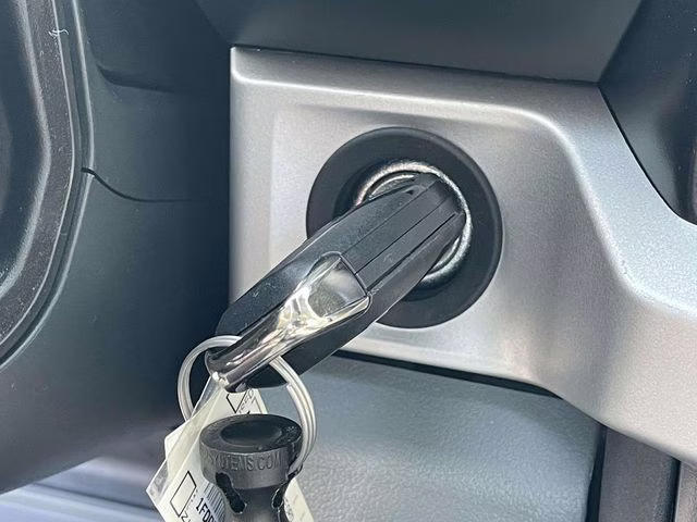 2026 Oxford White Ford Super Duty F-350 DRW XL RWD Chassis