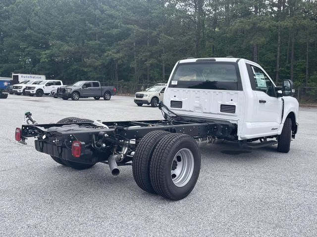 2025 Oxford White Ford Super Duty F-350 DRW XL RWD Chassis