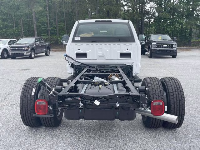 2025 Oxford White Ford Super Duty F-350 DRW XL RWD Chassis