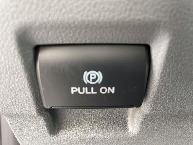 2026 Oxford White Ford Super Duty F-350 DRW XL RWD Chassis