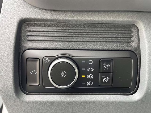 2026 Oxford White Ford Super Duty F-350 DRW XL RWD Chassis