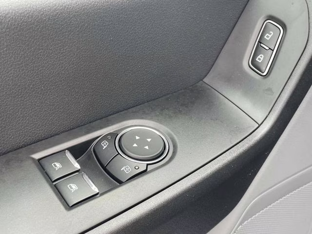 2025 Oxford White Ford Super Duty F-350 DRW XL RWD Chassis