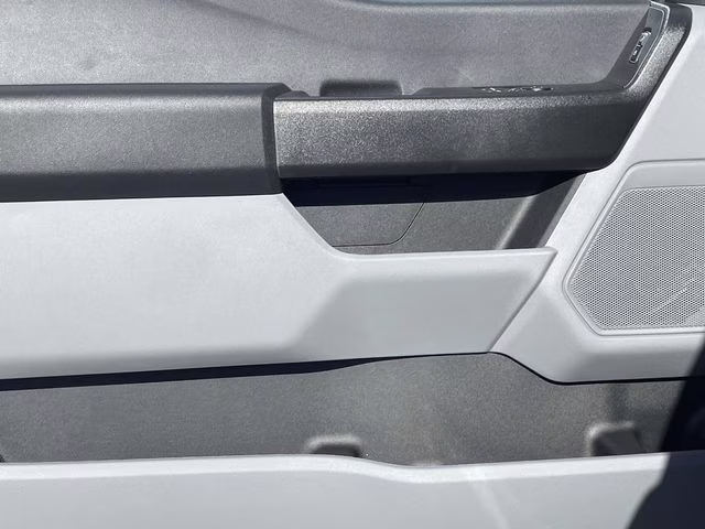 2026 Oxford White Ford Super Duty F-350 DRW XL 4X4 Chassis