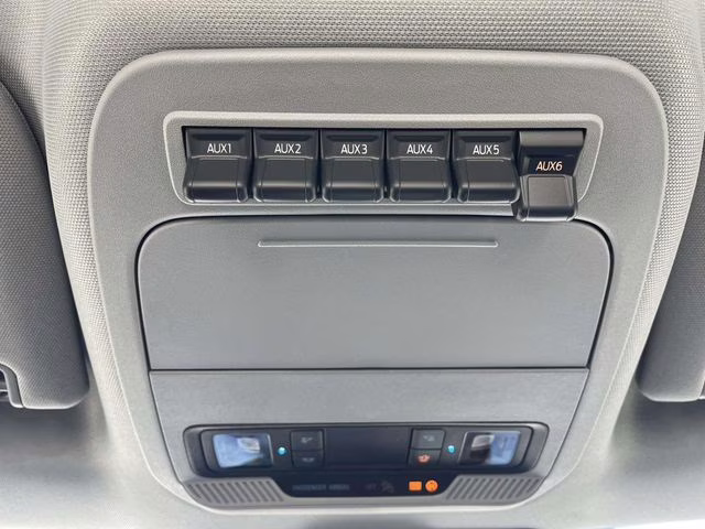 2026 Oxford White Ford Super Duty F-350 DRW XL 4X4 Chassis