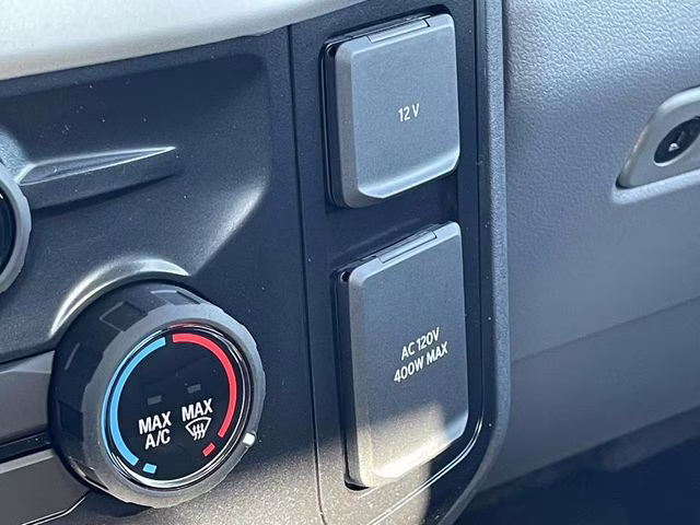 2026 Oxford White Ford Super Duty F-350 DRW XL 4X4 Chassis