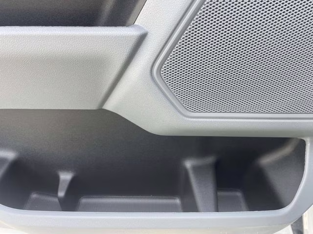 2025 Oxford White Ford Super Duty F-350 DRW XL 4X4 Chassis