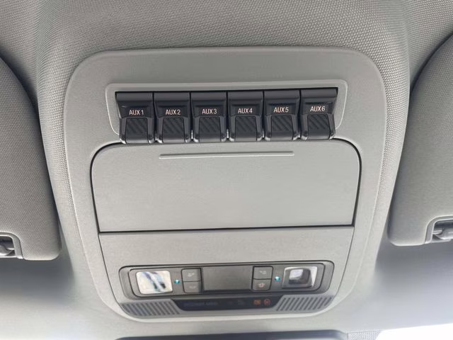 2025 Oxford White Ford Super Duty F-350 DRW XL 4X4 Chassis