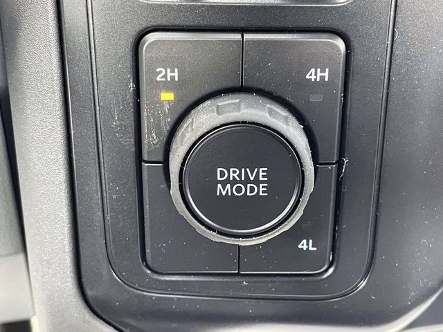 2026 Oxford White Ford Super Duty F-350 DRW XL 4X4 Chassis