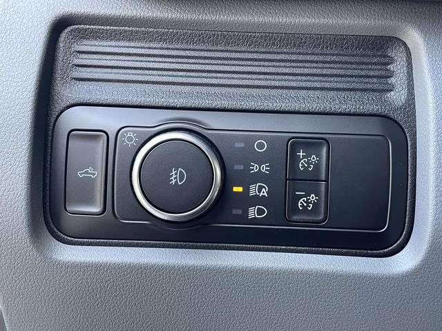 2026 Oxford White Ford Super Duty F-550 DRW XL RWD Chassis