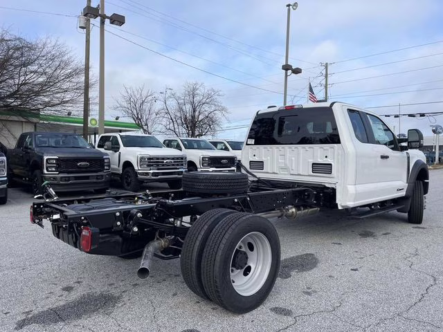 2026 Oxford White Ford Super Duty F-550 DRW XL 4X4 Chassis