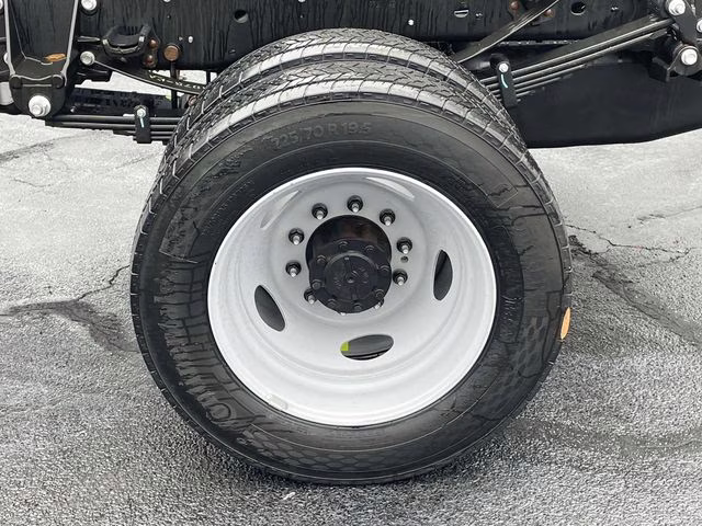 2026 Oxford White Ford Super Duty F-550 DRW XL 4X4 Chassis