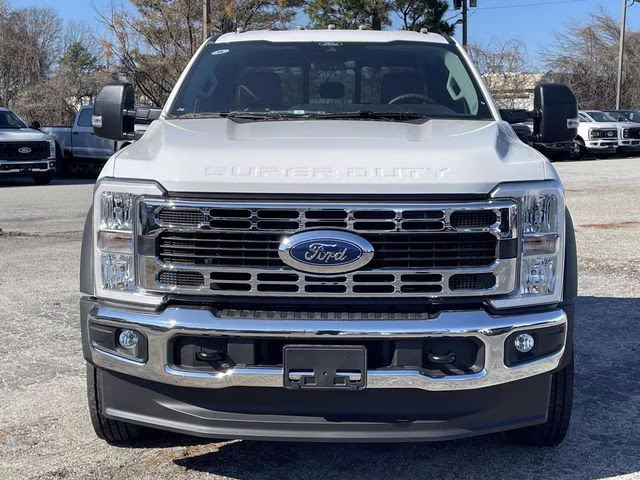 2026 Oxford White Ford Super Duty F-550 DRW XL 4X4 Chassis