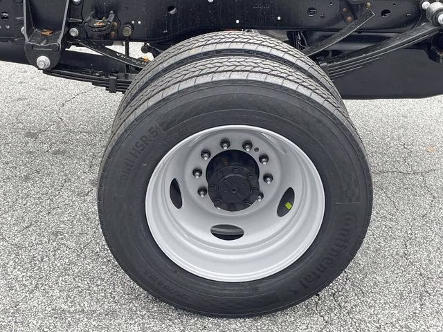 2026 Oxford White Ford Super Duty F-450 DRW XL RWD Chassis