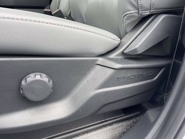 2026 Oxford White Ford Super Duty F-450 DRW XL RWD Chassis