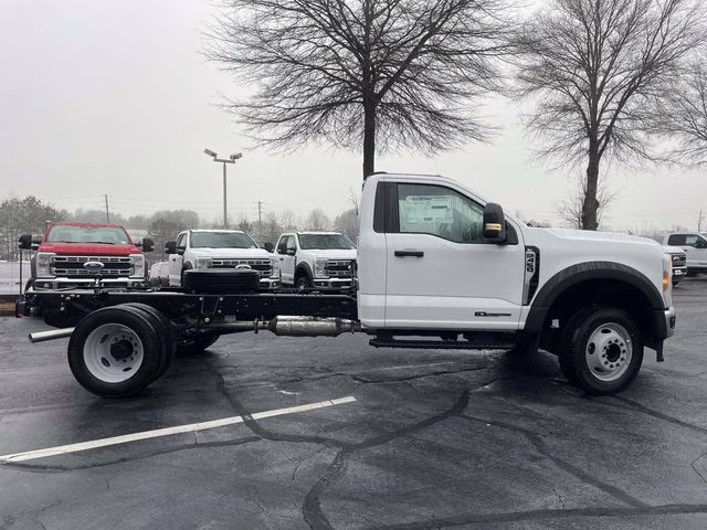 2026 Oxford White Ford Super Duty F-450 DRW XL RWD Chassis