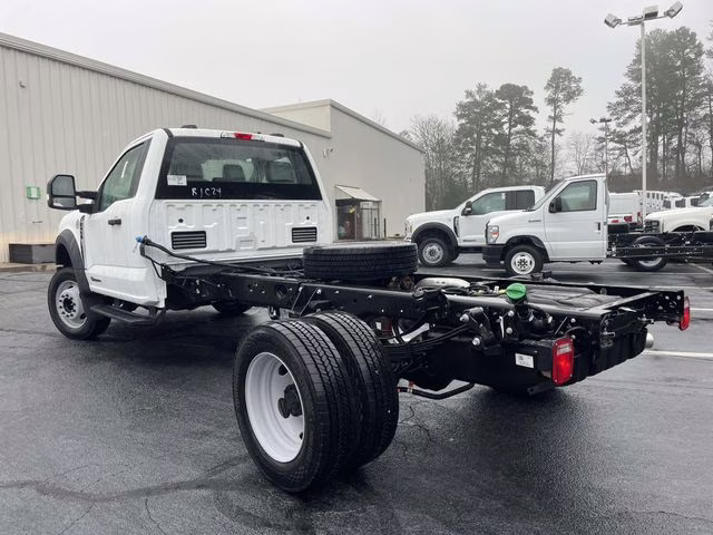 2026 Oxford White Ford Super Duty F-450 DRW XL RWD Chassis