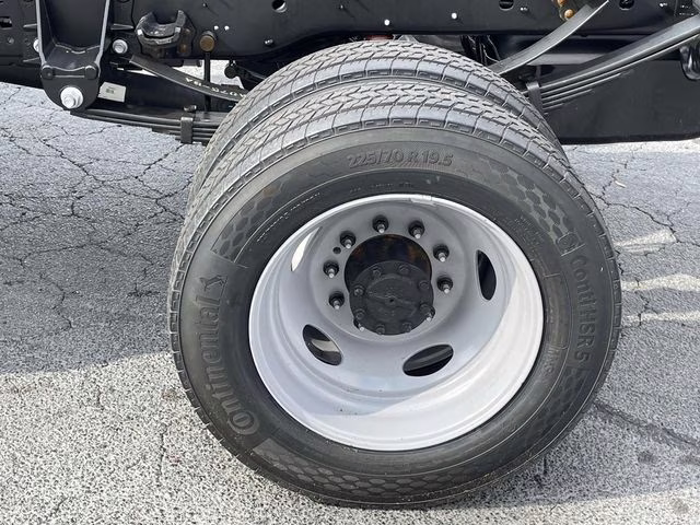 2026 Oxford White Ford Super Duty F-450 DRW XL 4X4 Chassis