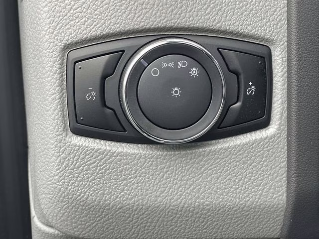 2026 Oxford White Ford E-350SD Base RWD Truck