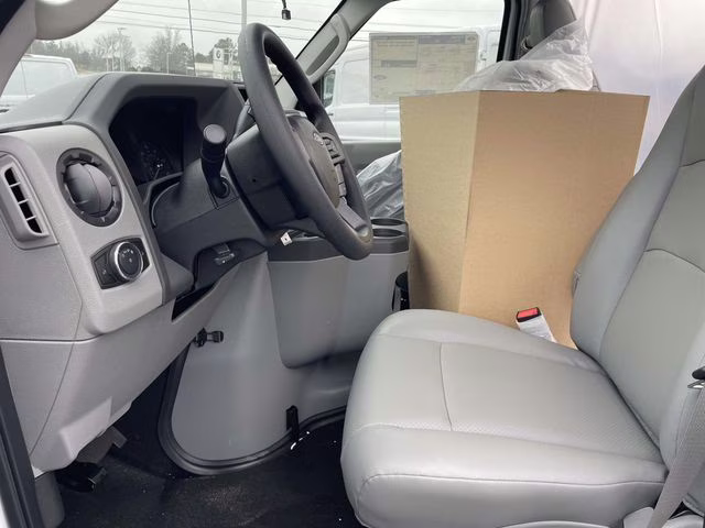 2026 Oxford White Ford E-350SD Base RWD Truck