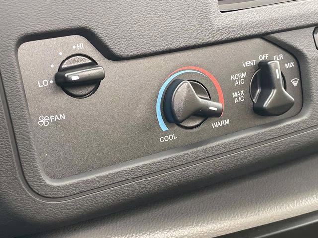 2026 Oxford White Ford E-350SD Base RWD Truck