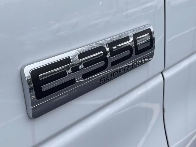 2026 Oxford White Ford E-350SD Base RWD Truck