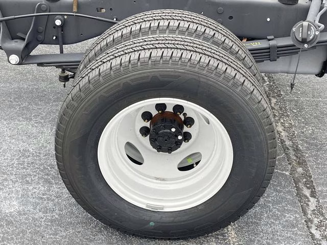 2026 Oxford White Ford E-350SD Base RWD Truck