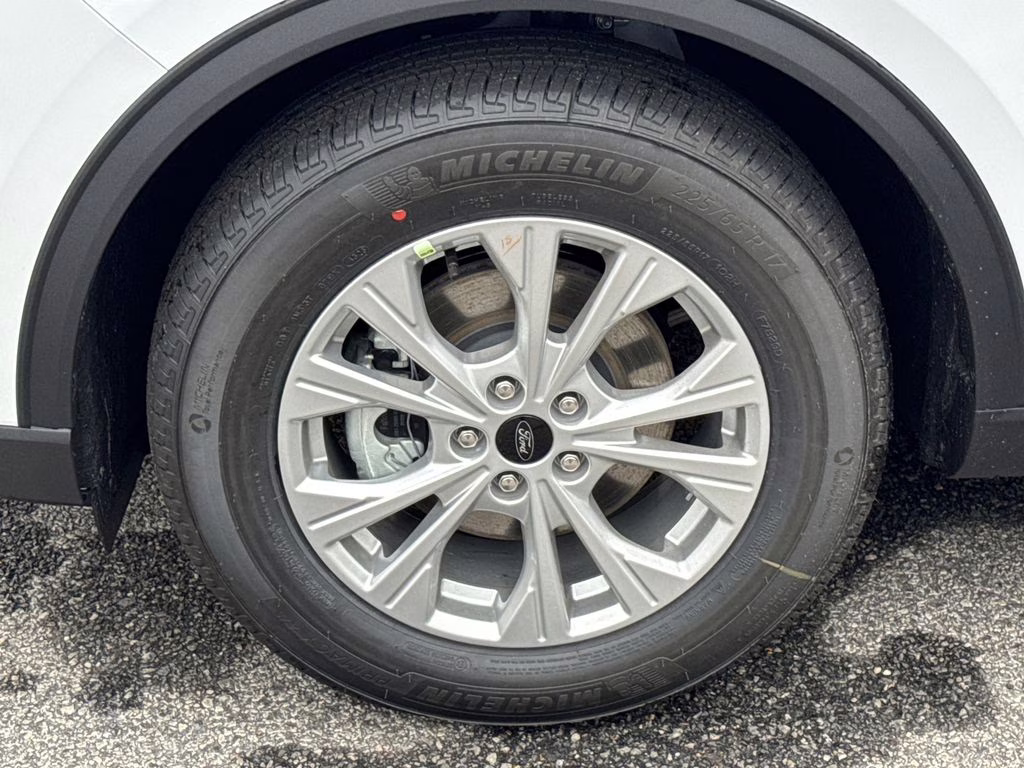 2026 Oxford White Ford Escape Active FWD SUV