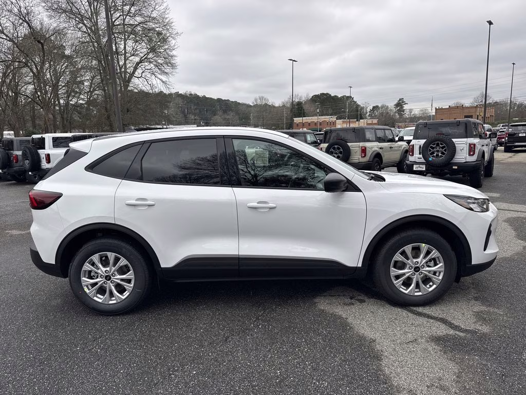 2026 Oxford White Ford Escape Active FWD SUV