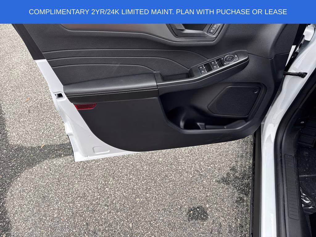 2026 Oxford White Ford Escape Active FWD SUV