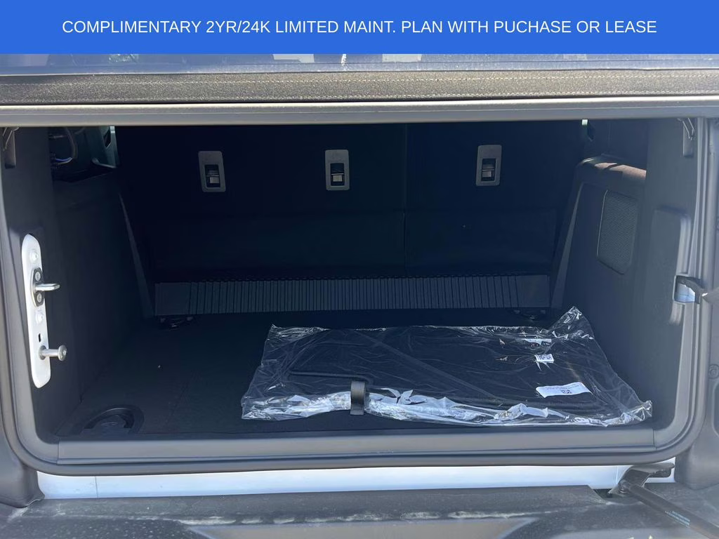 2025 Oxford White Ford Bronco Base 4X4 SUV