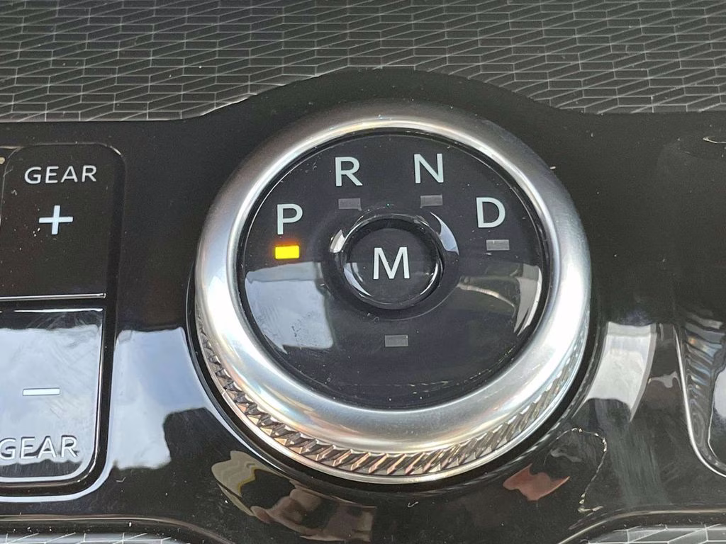 2025 Star White Metallic Tri-Coat Ford Expedition Max Platinum 4X4 SUV