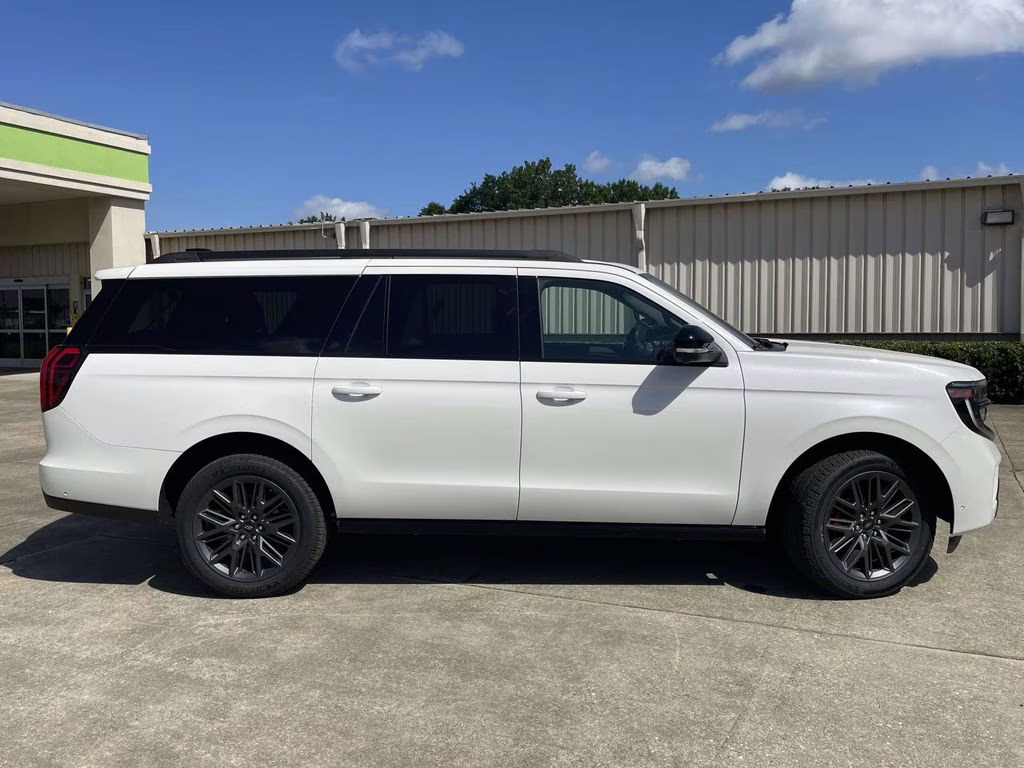 2025 Star White Metallic Tri-Coat Ford Expedition Max Platinum 4X4 SUV