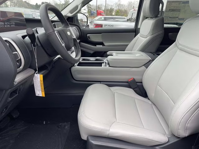 2026 White Metallic Ford Expedition Active RWD SUV