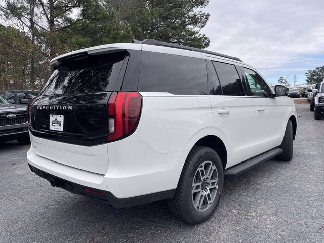 2026 White Metallic Ford Expedition Active RWD SUV