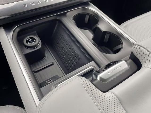 2025 White Metallic Ford Expedition Platinum 4X4 SUV