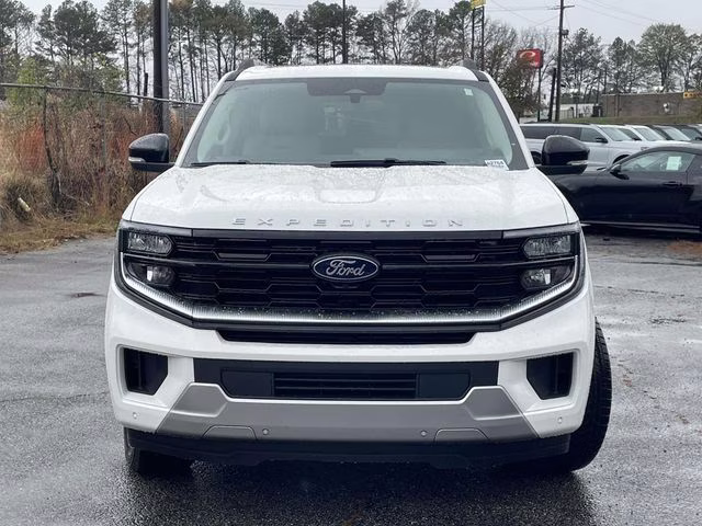 2025 White Metallic Ford Expedition Platinum 4X4 SUV