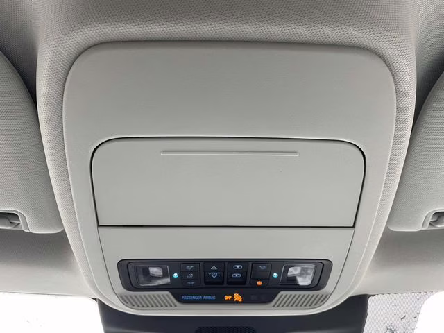 2025 White Metallic Ford Expedition Platinum 4X4 SUV