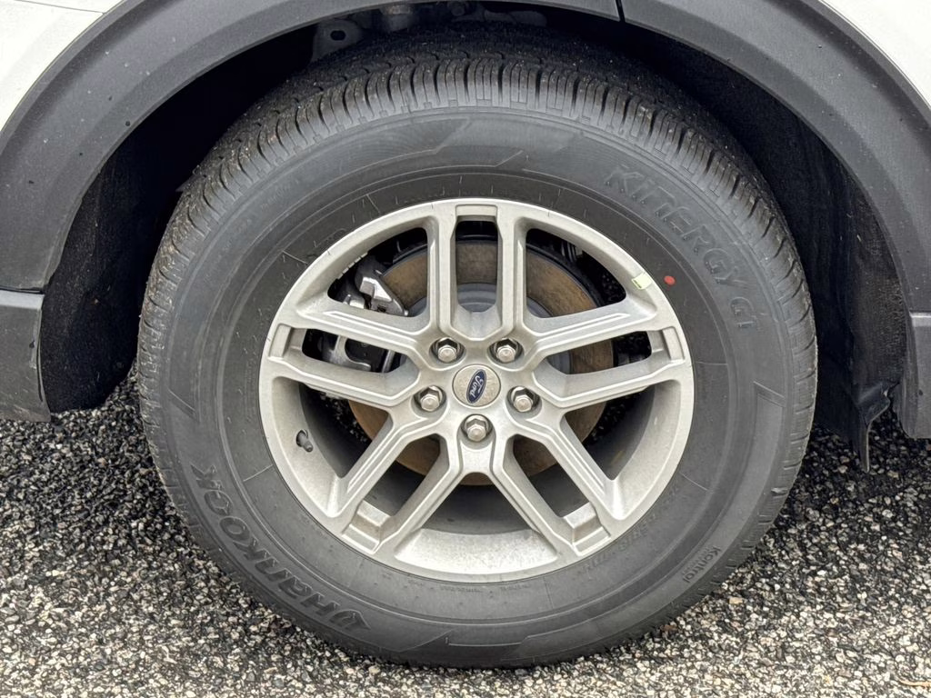 2026 Star White Metallic Tri-Coat Ford Explorer Active RWD SUV